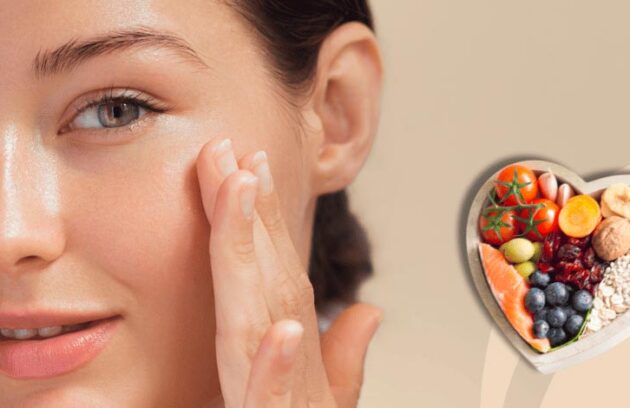 Mulher passando os dedos na pele com elementos referentes à alimentação ao lado