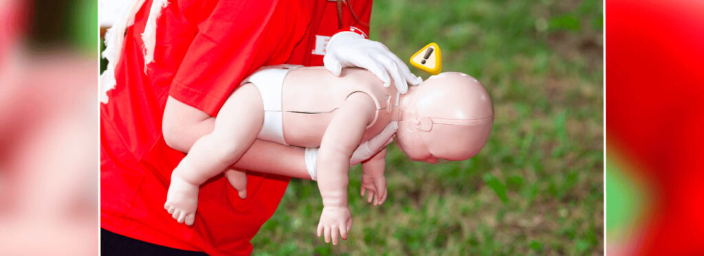 Imagem representativa referente às novas técnicas para desengasgo em bebês, crianças e adultos