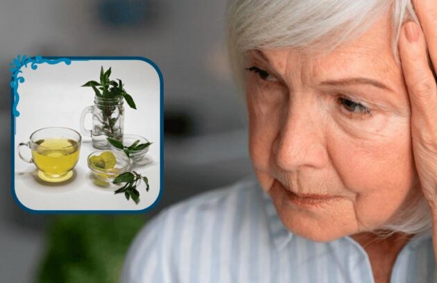 Mulher idosa com a mão na cabeça