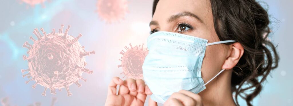 Mulher usando uma máscara protetora contra vírus