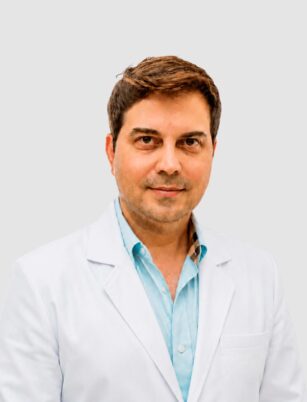 Médico ginecologista da SPX Santana de Parnaíba, Dr. Samir dos Santos Silva