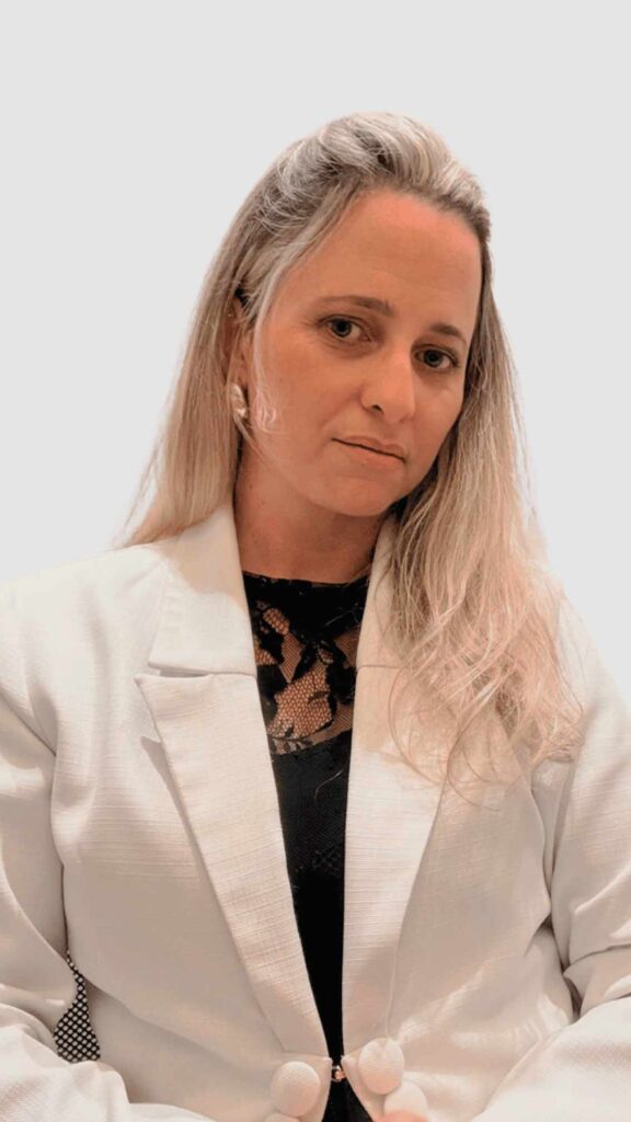 Médica Clínico Geral da SPX Santana de Parnaíba, Dra. Cinthia Carvalho